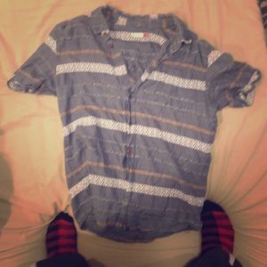 Striped short sleeved collar shirt